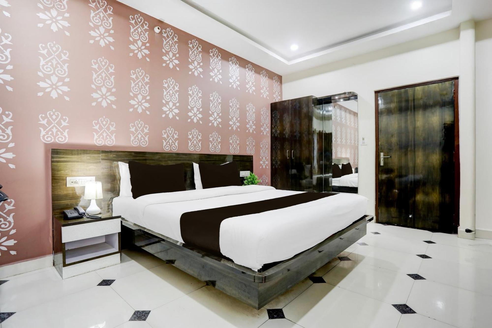 Super Townhouse Gida Near Rto Office Hotel Gorakhpur Kültér fotó