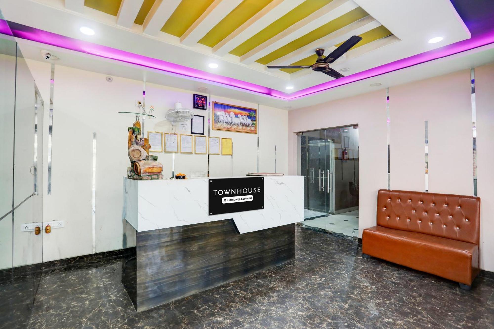 Super Townhouse Gida Near Rto Office Hotel Gorakhpur Kültér fotó