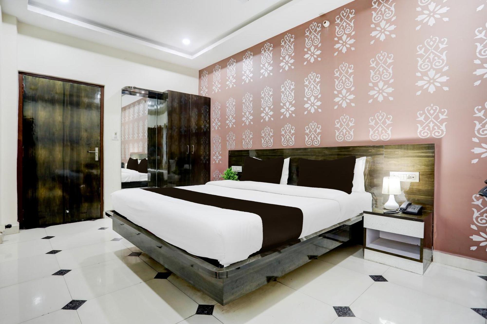 Super Townhouse Gida Near Rto Office Hotel Gorakhpur Kültér fotó
