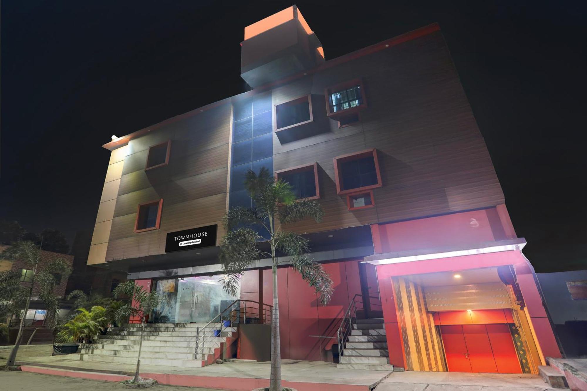 Super Townhouse Gida Near Rto Office Hotel Gorakhpur Kültér fotó